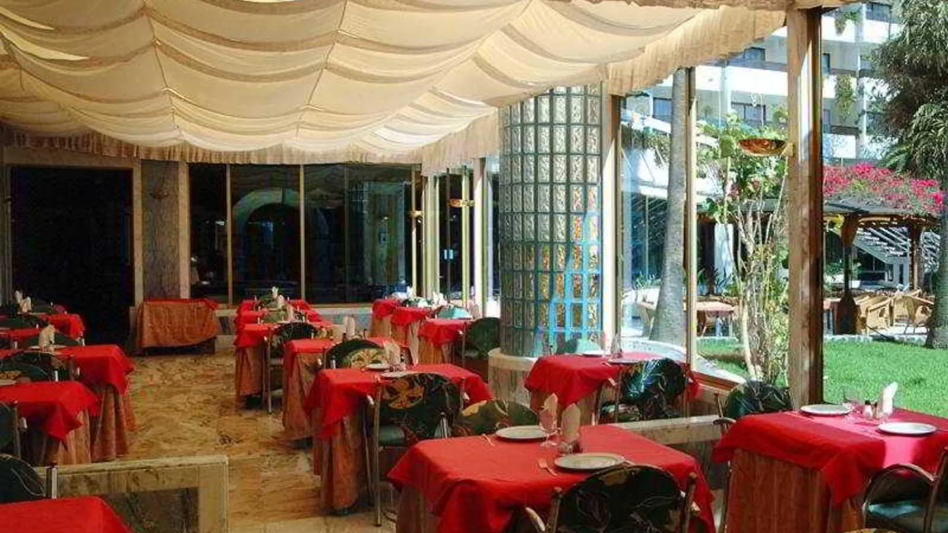 מלון פלאייה דל אינגלז Bull Eugenia Victoria & Spa
